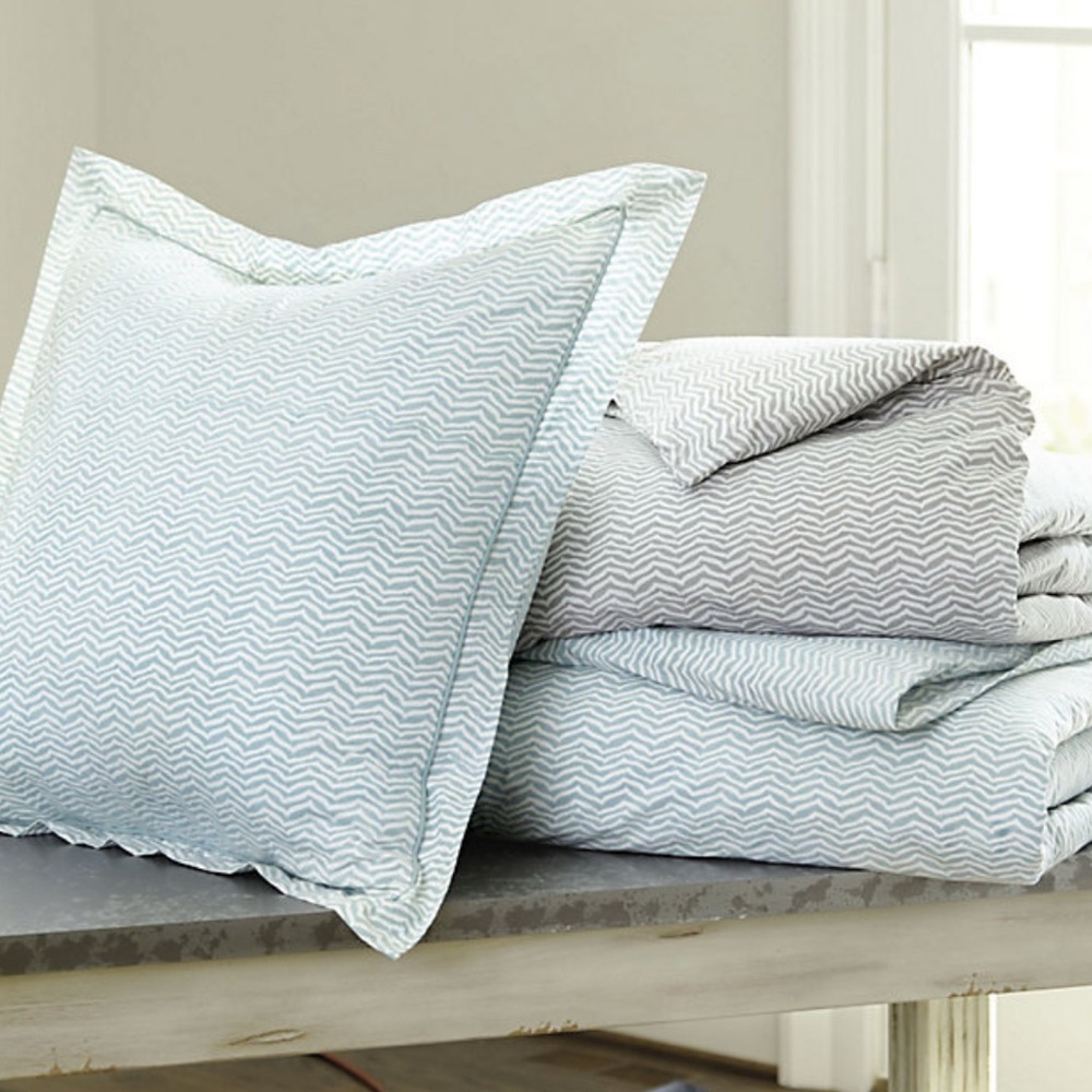 ISO
BALLARD DESIGNS ZEBRA CHEVRON BEDDING